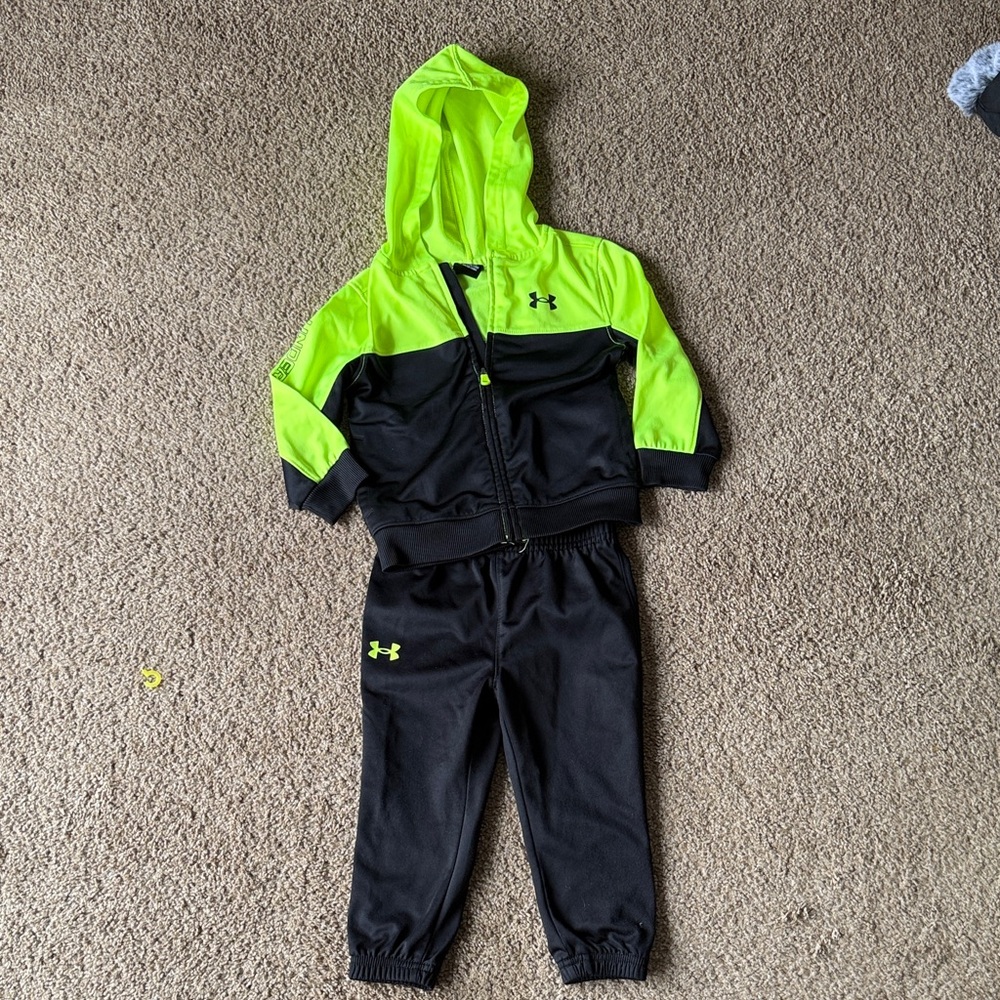 Under Armour Kids Black and Neon Yellow Jogger Set